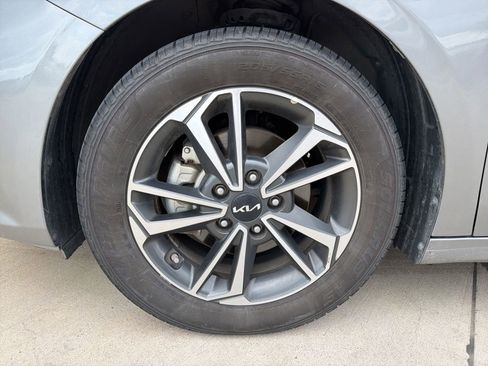 Used 2024 Kia Forte LXS FWD image 3