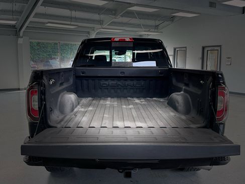 Used 2017 GMC Sierra 1500 Denali w/ Denali Ultimate Package AWD/4WD image 30