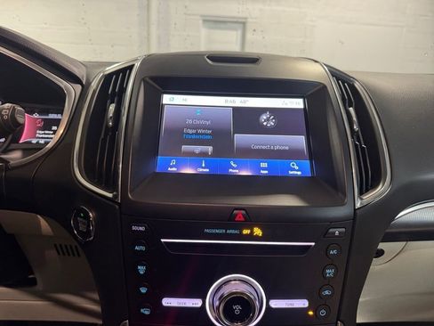 Used 2019 Ford Edge Titanium w/ Cold Weather Package image 21