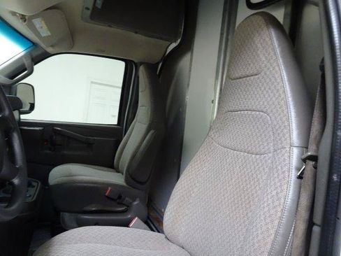 Used 2017 Chevrolet Express 3500 RWD image 21