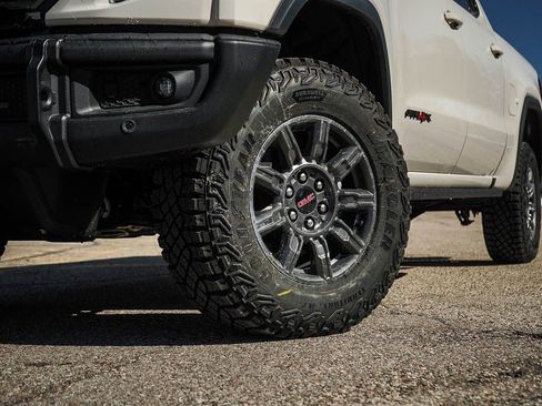 New 2026 GMC Sierra 1500 AT4X w/ LPO, Black Badging Package image 6