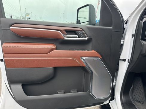 Used 2024 GMC Sierra 3500 Denali Ultimate AWD/4WD image 29
