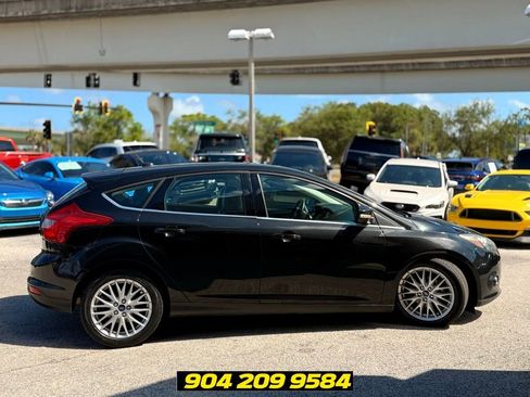 Used 2014 Ford Focus Titanium FWD image 9