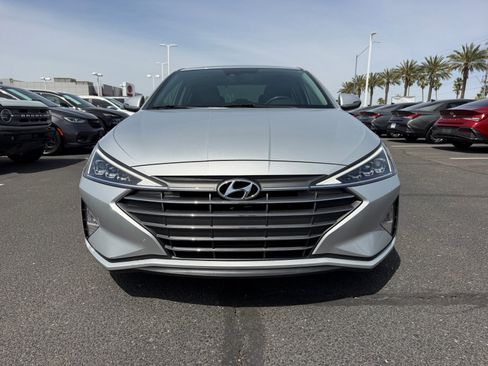 Used 2020 Hyundai Elantra Limited image 23