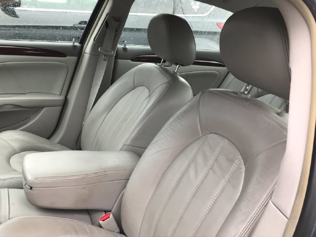 Used 2011 Buick Lucerne CXL w/ Driver Confidence Package FWD image 4