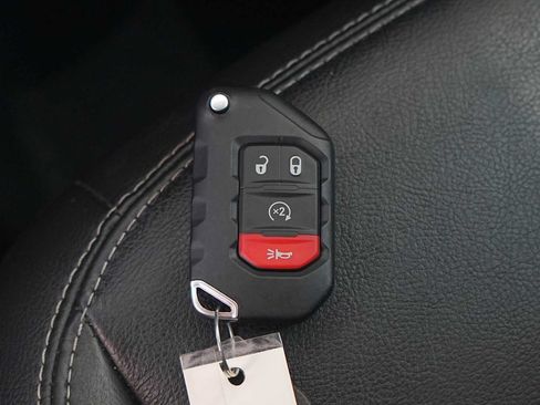 Used 2023 Jeep Wrangler Unlimited Sahara w/ Cold Weather Group AWD/4WD image 28