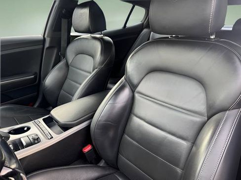 Used 2021 Kia Stinger GT2 image 18