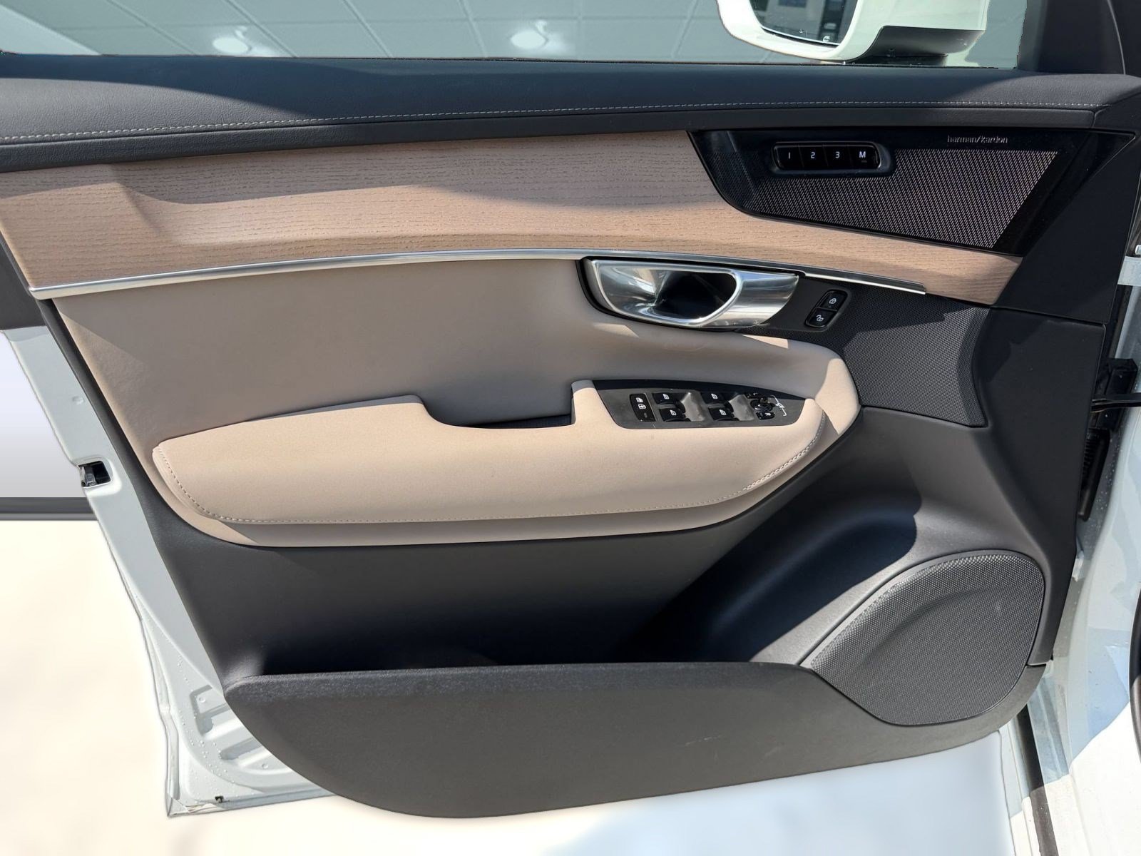 Certified 2026 Volvo XC90 B6 Plus AWD/4WD image 13