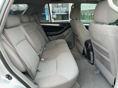 Used 2007 Toyota 4Runner SR5 AWD/4WD image 21
