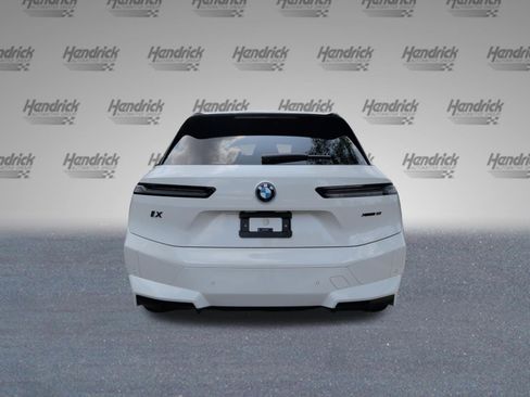 Used 2024 BMW iX xDrive50 w/ Sport Package AWD/4WD image 8