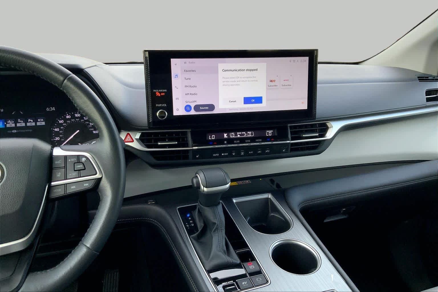 Certified 2025 Toyota Sienna XLE FWD image 7