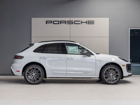 Used 2025 Porsche Macan Turbo image 8