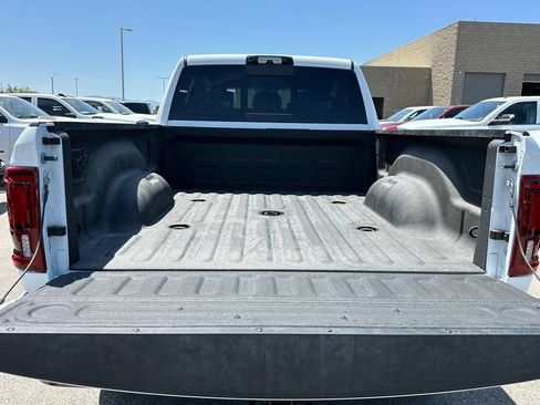 New 2026 RAM 2500 Laramie AWD/4WD image 17