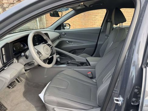 Certified 2025 Hyundai Elantra Sport image 13