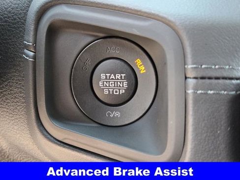 New 2025 Jeep Gladiator Sport image 18