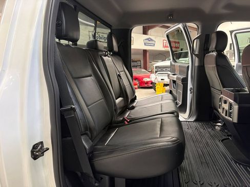 Used 2017 Ford F250 Lariat w/ Lariat Value Package AWD/4WD image 39