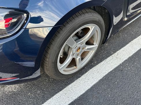 Used 2019 Porsche 718 Boxster image 12