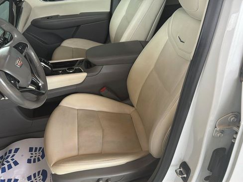 Used 2021 Cadillac XT6 Premium Luxury FWD image 11