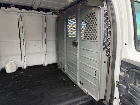 Used 2018 Chevrolet Express 2500 Extended w/ Driver Convenience Package image 25