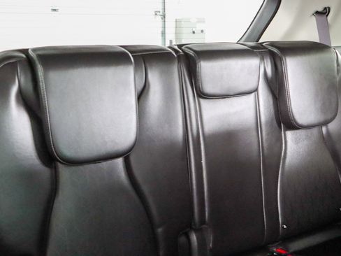 Used 2024 Kia Carnival LX image 29