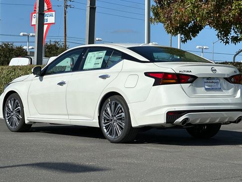 New 2025 Nissan Altima 2.5 SL image 6