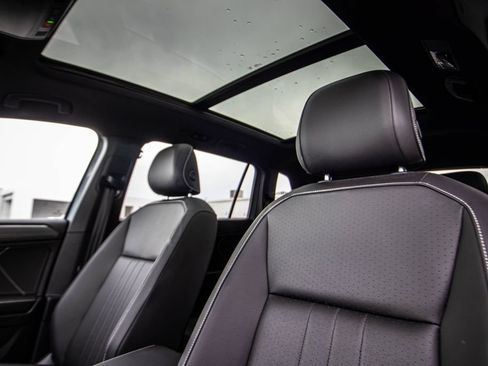 Certified 2023 Volkswagen Tiguan SE R-Line FWD image 42