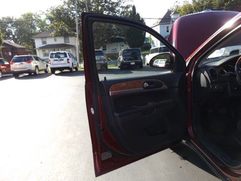 Used 2011 Buick Enclave CX w/ Driver Confidence Package image 19