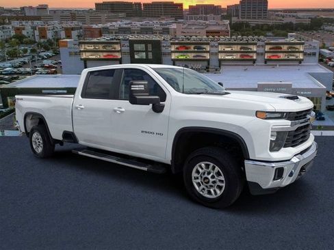 Used 2025 Chevrolet Silverado 2500 LT w/ Convenience Package AWD/4WD image 1