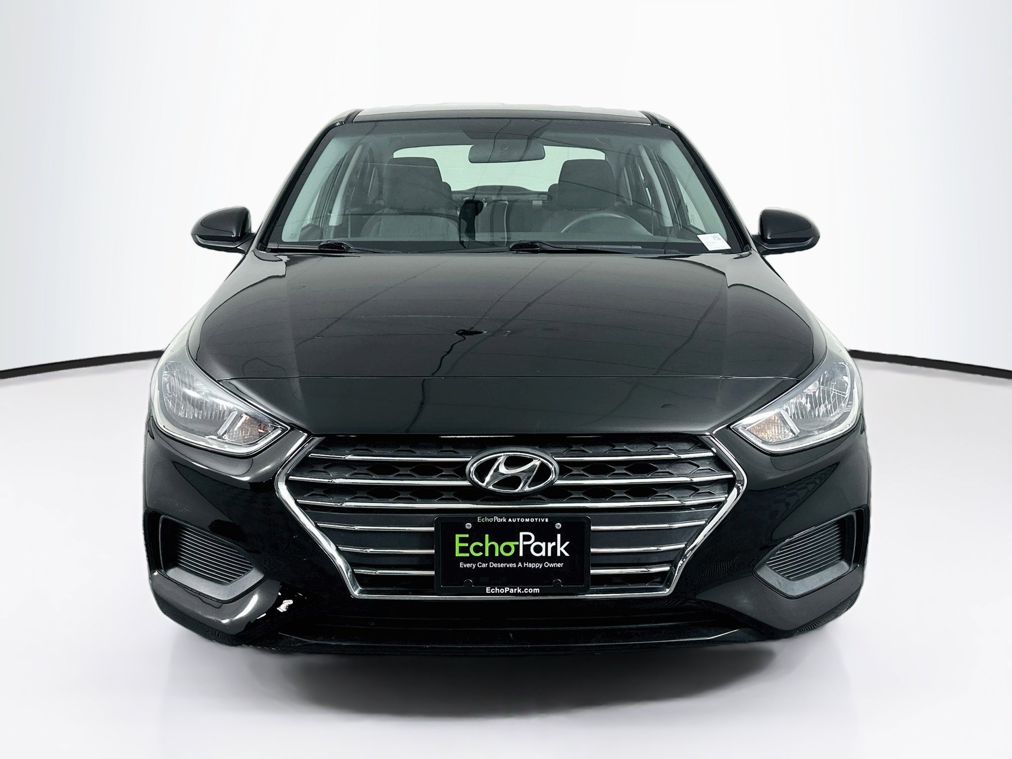 Used 2019 Hyundai Accent SE FWD image 2