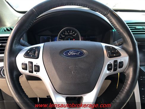 Used 2013 Ford Explorer XLT FWD image 12