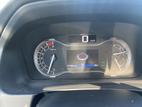 Used 2016 Honda Pilot Touring image 6