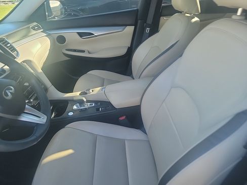 Used 2021 INFINITI QX50 Essential w/ Convenience Package image 7