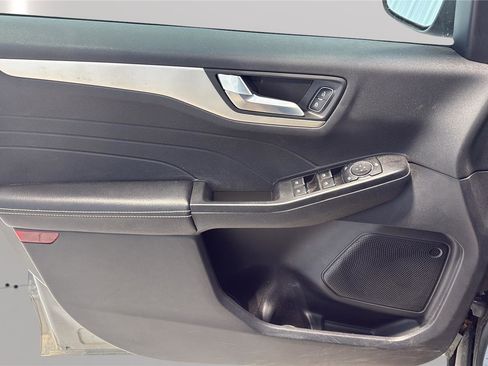 Used 2022 Ford Escape SEL image 19