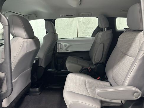 Used 2025 Toyota Sienna LE image 49