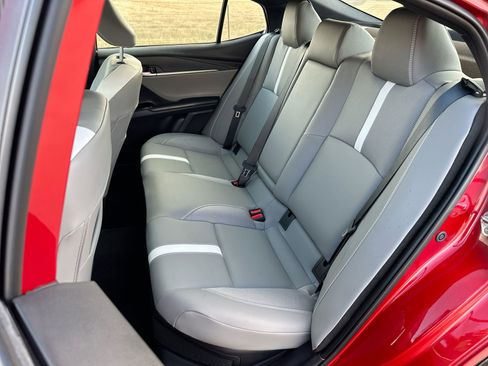 Used 2025 Toyota Camry SE image 21