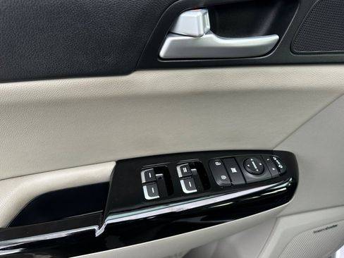 Used 2020 Kia Sportage EX w/ EX Technology Package image 11