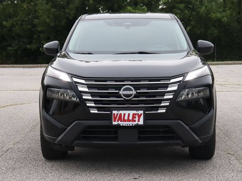 Used 2024 Nissan Rogue SV AWD/4WD image 3