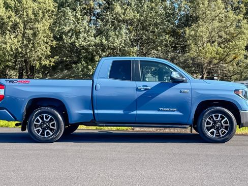 Used 2021 Toyota Tundra Limited w/ Limited Premium Package AWD/4WD image 3