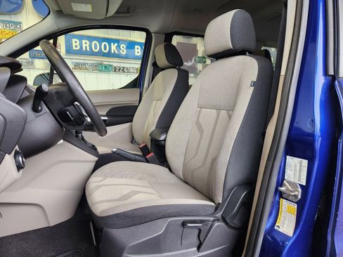 Used 2015 Ford Transit Connect XLT image 4