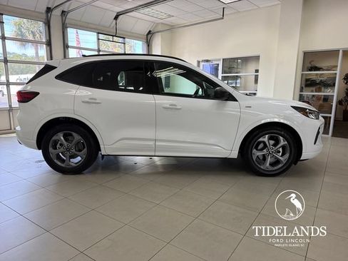 Certified 2023 Ford Escape ST-Line w/ Tech Pack #1 FWD image 10