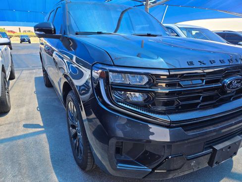 Used 2025 Ford Expedition Max Platinum w/ Stealth Appearance Package AWD/4WD image 2