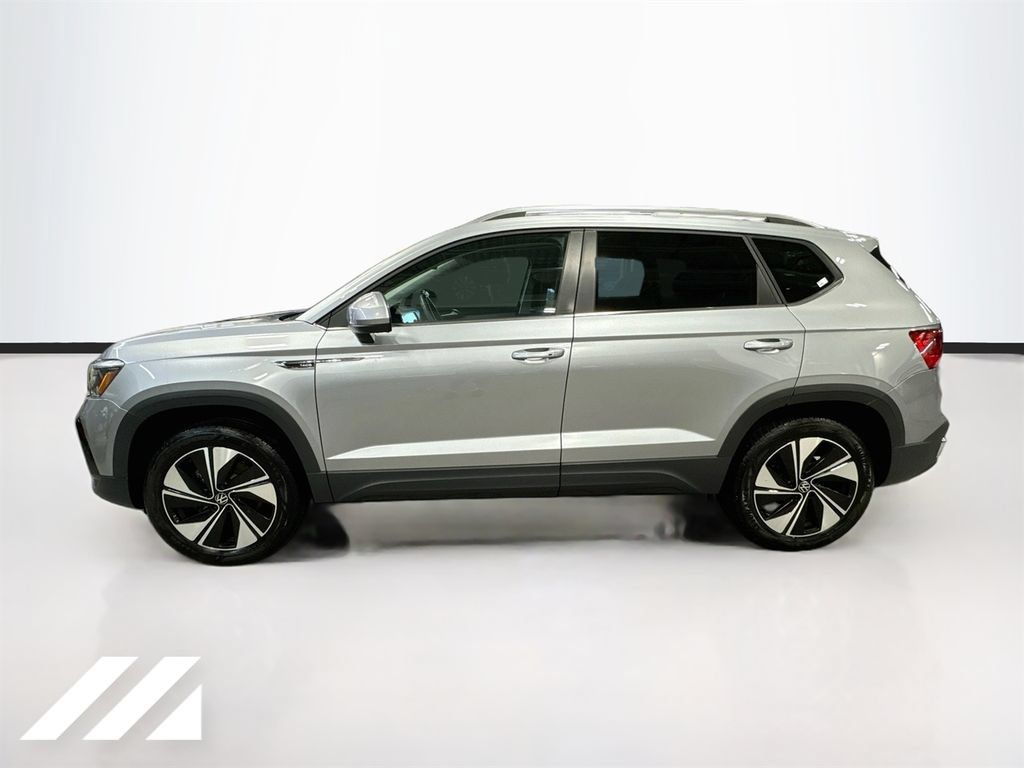 Used 2024 Volkswagen Taos SE AWD/4WD image 7