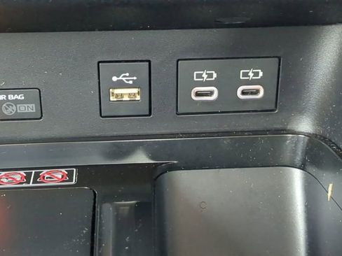 Certified 2025 Toyota Camry SE image 20