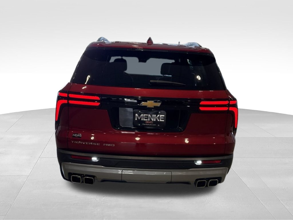 Used 2025 Chevrolet Traverse LT w/ Driver Confidence Package AWD/4WD image 6