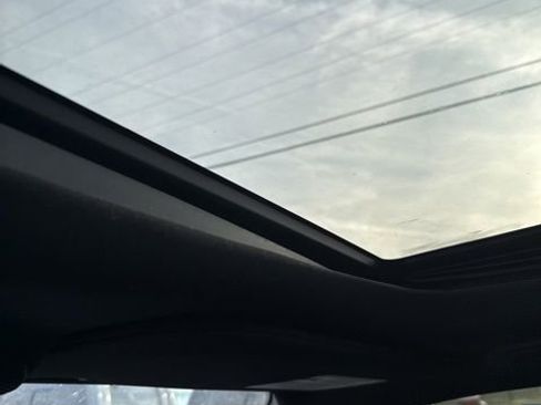 Certified 2021 Ford Expedition XLT image 5