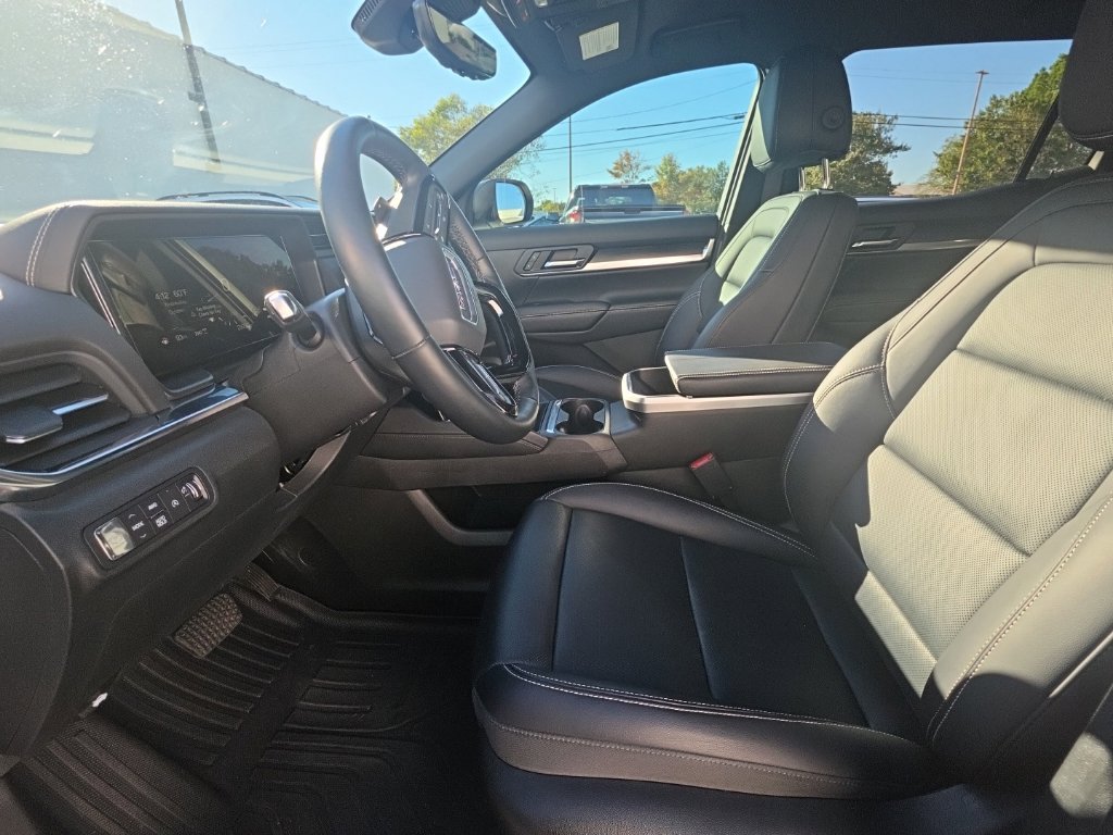 Used 2025 GMC Terrain Elevation w/ Elevation Premium Package AWD/4WD image 12