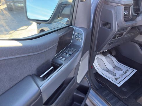 Used 2023 Ford F150 Lightning Lariat image 11