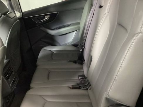 Certified 2025 Audi Q7 3.0T Premium w/ Convenience Package image 10