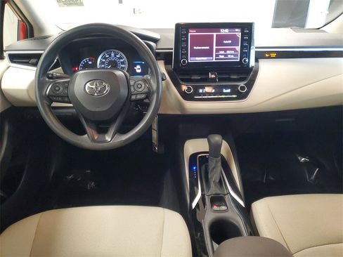 Used 2020 Toyota Corolla LE image 9