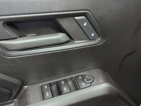 Used 2023 Chevrolet Colorado Trail Boss w/ Technology Package AWD/4WD image 10
